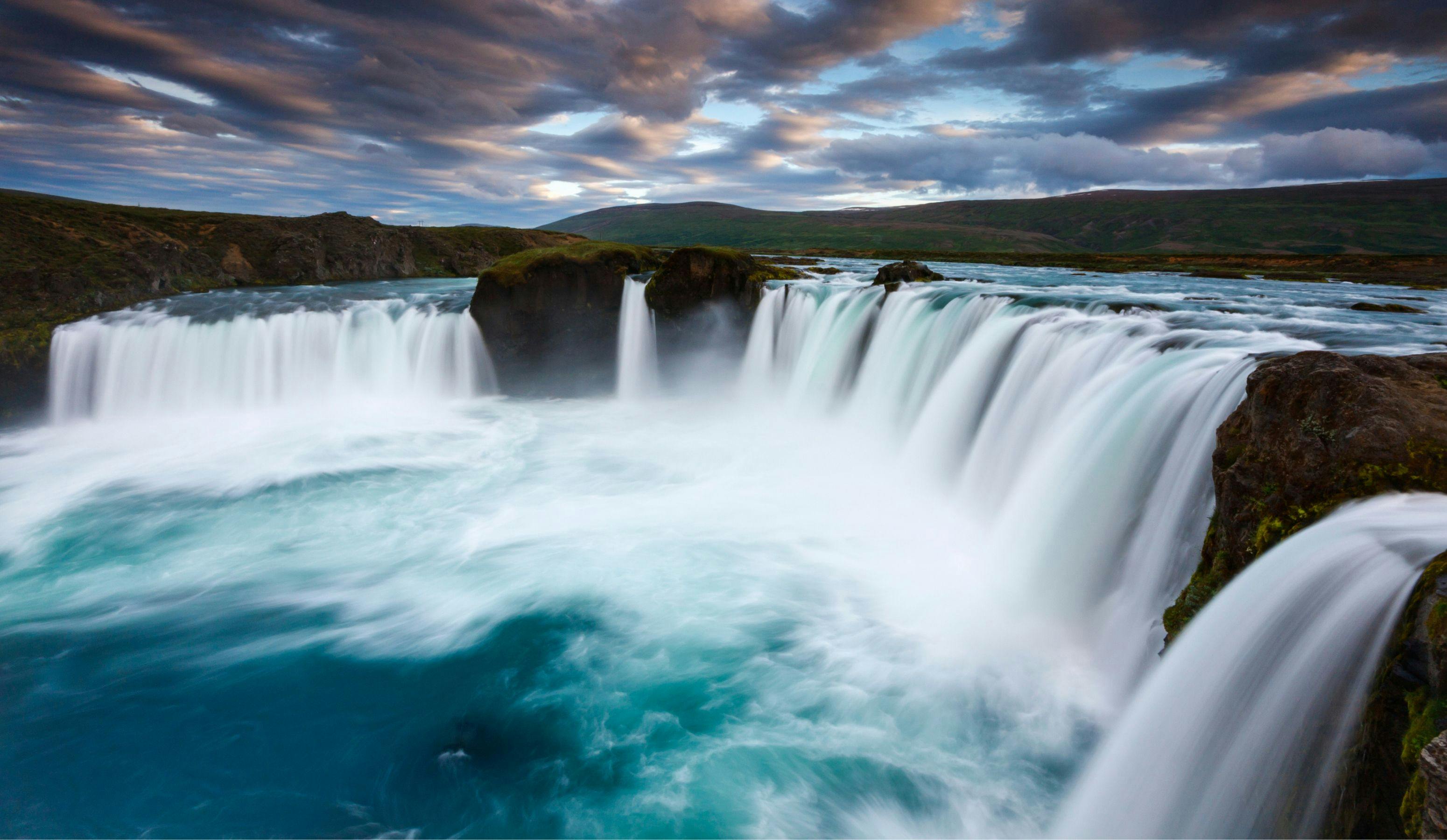 Top 10 Waterfalls You Can't Miss: Exploring Iceland's Spectacular Cascades